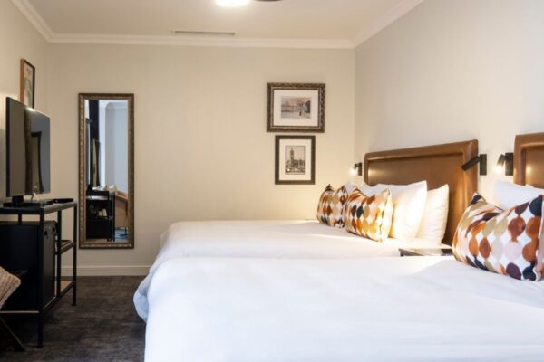 Hilton Deluxe Family Room 4
