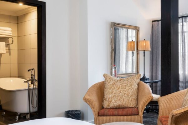 Hilton Deluxe Family Room 6