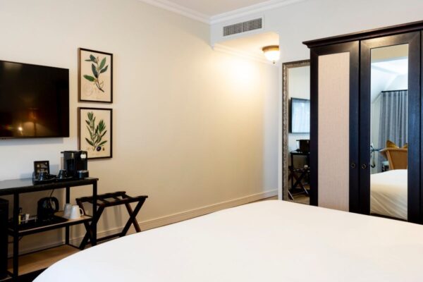 Hilton Deluxe Suite 10