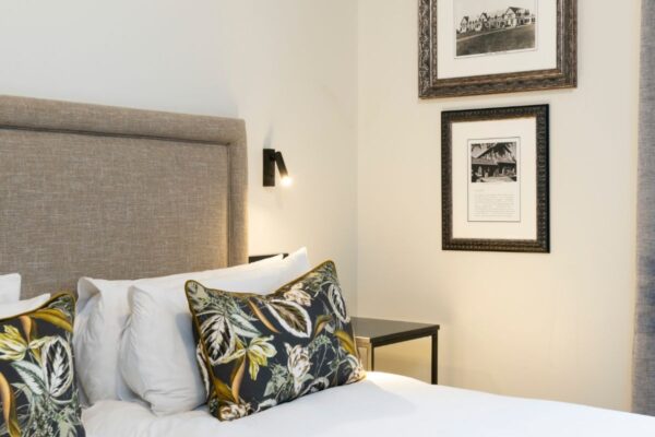 Hilton Standard King (5)
