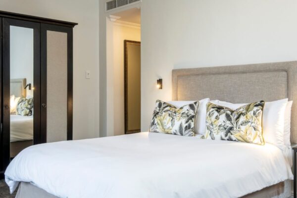Hilton Standard King